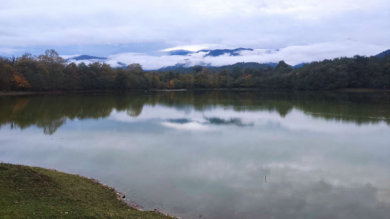 دریاچه جوربند از جاهای دیدنی چمستان