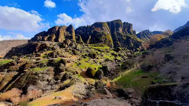 مخمل کوه از جاهای دیدنی لرستان