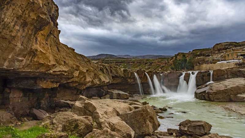 آبشار افرینه از جاهای دیدنی لرستان