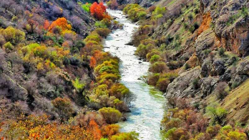 رودخانه سزار از جاهای دیدنی لرستان