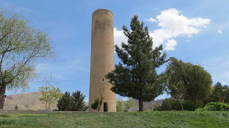 مناره آجری از جاهای دیدنی لرستان