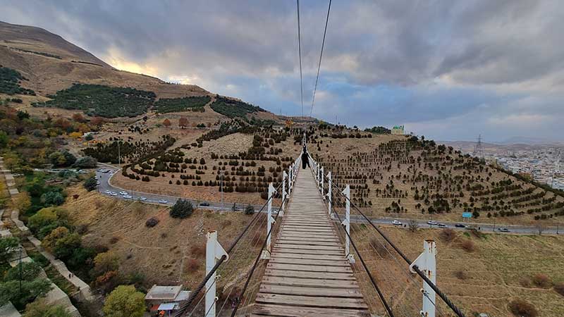 پل معلق آبیدر از جاهای دیدنی سنندج