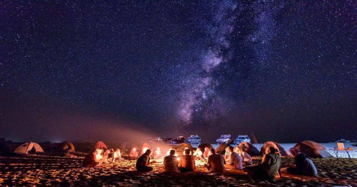 تصاویر+ جاذبه‌های حیرت‌انگیز کویر ورزنه در شب‌امروزکجابریم؟!