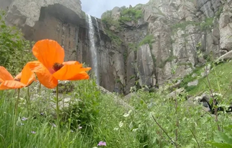 آبشار ورزان سوباتان