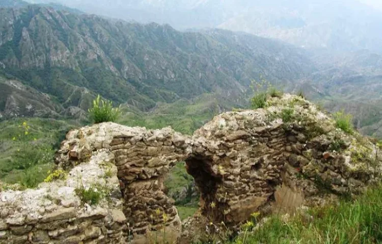 قلعه آوارسین