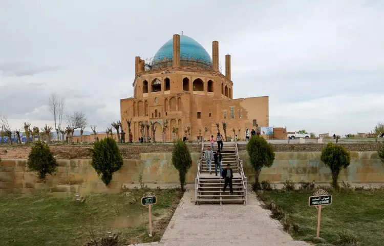 گنبد سطانیه