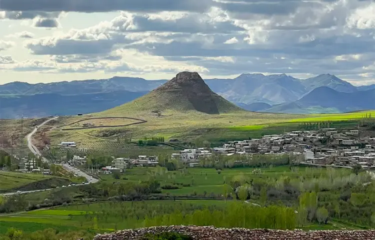 دریاچه تخت سلیمان