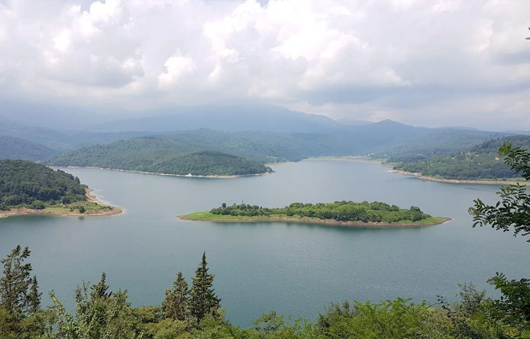 دریاچه لفور