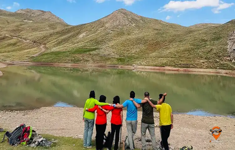 گروهی سفر کنیم یا انفرادی