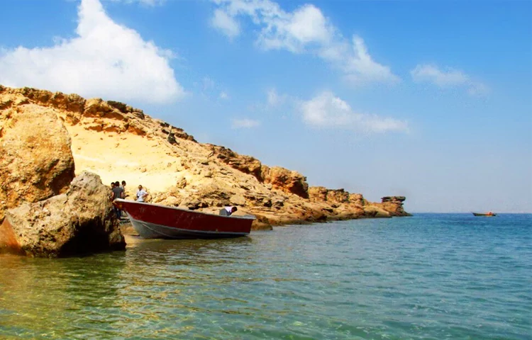 قایق سواری در خلیج فارس