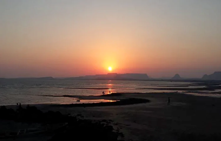 جاهای دیدنی قشم در شب