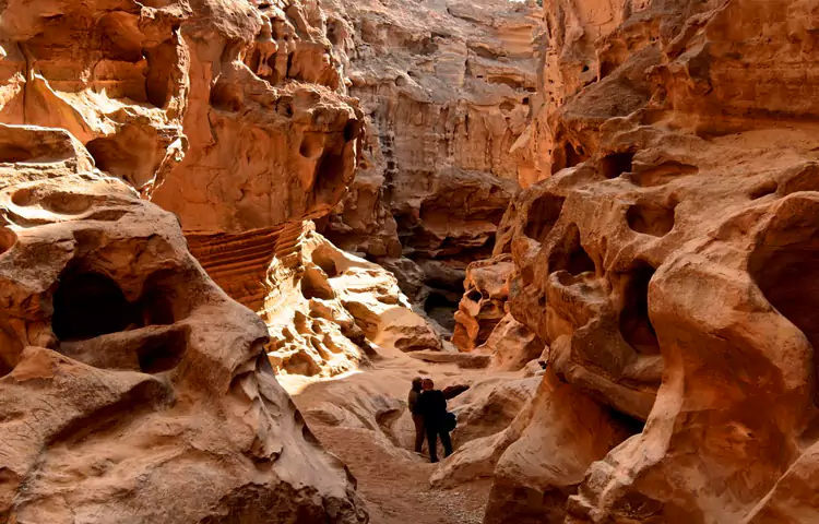 تنگه چاهکوه قشم