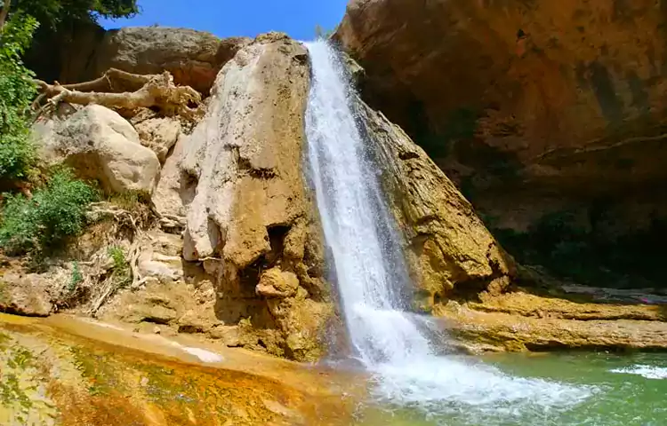 آبشار نوژیان