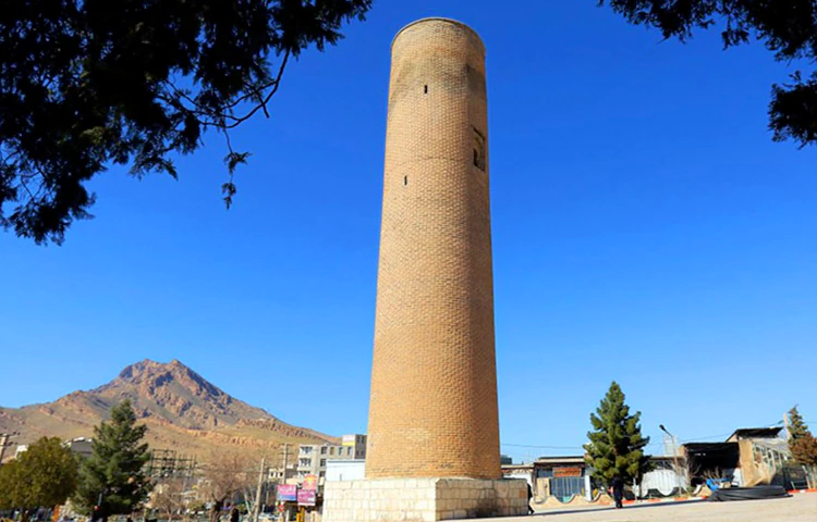 مناره آجری