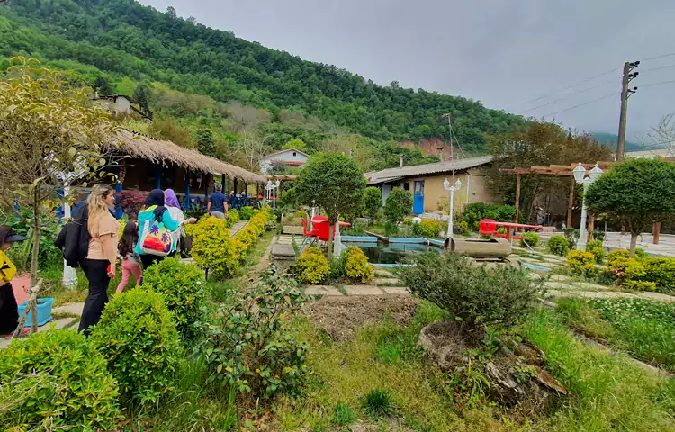 رستوران سنتی بانو مارجان رامسر