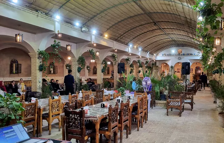 رستوران شاسوسا کاشان