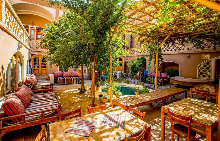 رستوران خانه نقلی کاشان