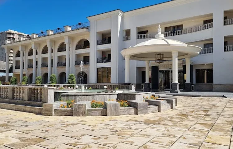 رستوران ساحلی میزبان بابلسر