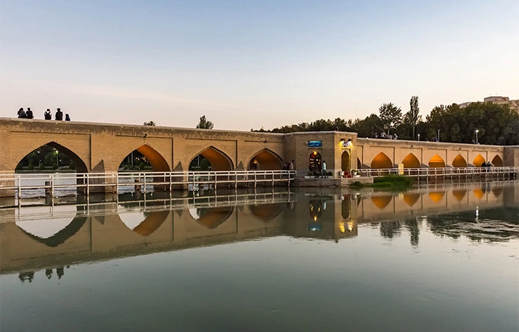 پل چوبی اصفهان
