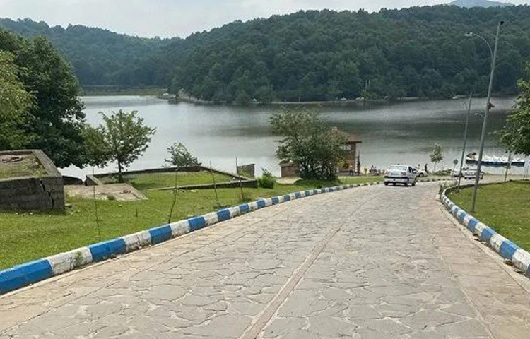 مسیر دسترسی به دریاچه سقالکسار