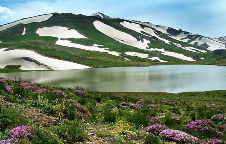 علت نام&zwnj;گذاری دریاچه دالامپر