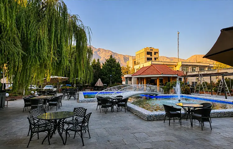 کافه رستوران آژ کرمانشاه