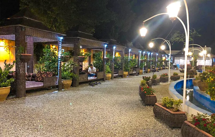 رستوران شاندیز سرسبز کرمانشاه