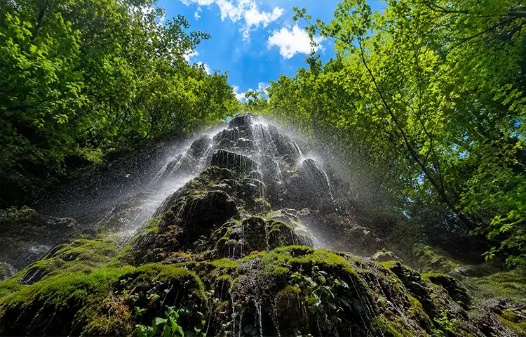 مسیر دسترسی به آبشار سیاسرت