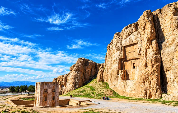 کعبه زرتشت در نقش رستم