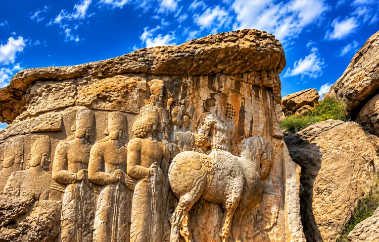 نقش رجب کجاست
