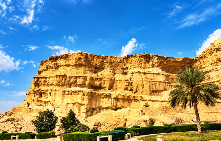 غار خربس کجاست؟