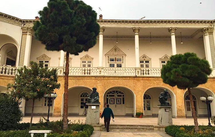 کافه عمارت امیریه بوشهر
