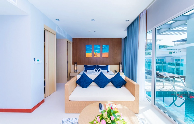 honeymoon-pool-suite-room