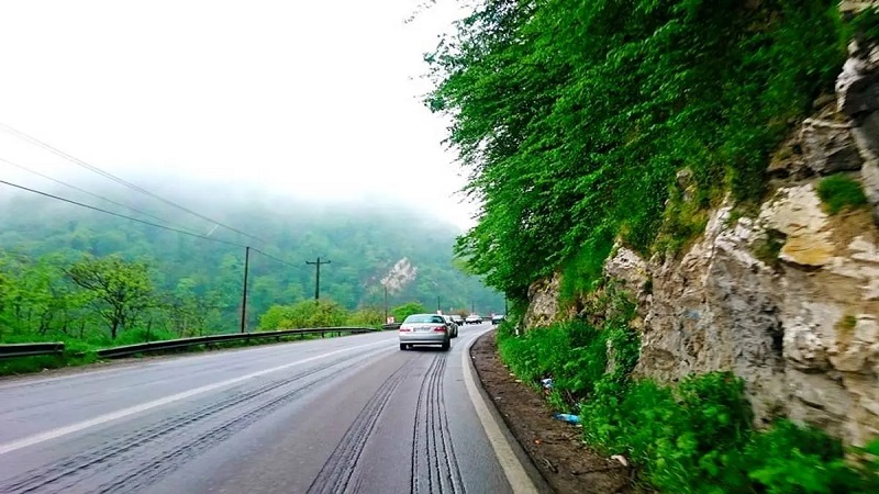 جاده‌های هراز مسیر دسترسی به جنگل الیمستان