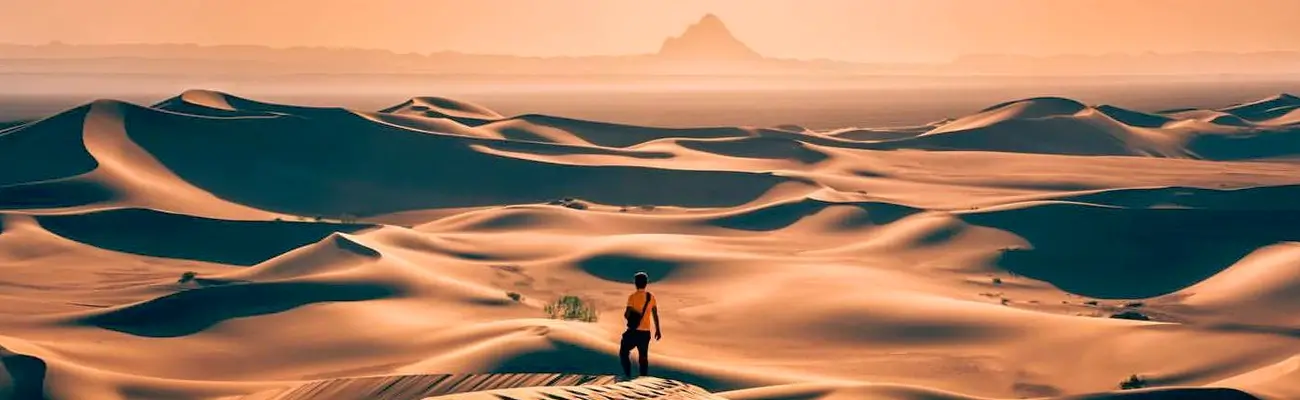 کویر مرنجاب؛ تجربه شنزارهای بکر، آسمان شب و تفریحات کویری